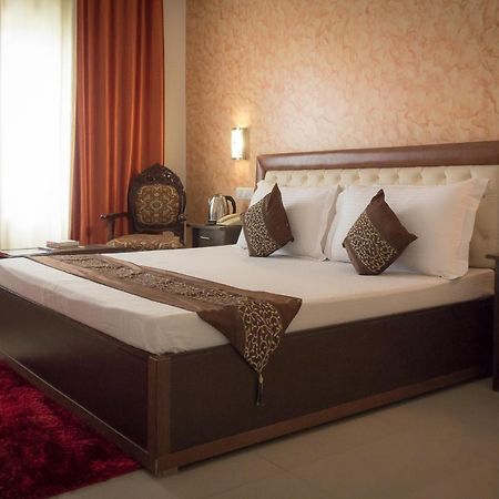 The Baghban Hotel & Resort, Baddi ภายนอก รูปภาพ