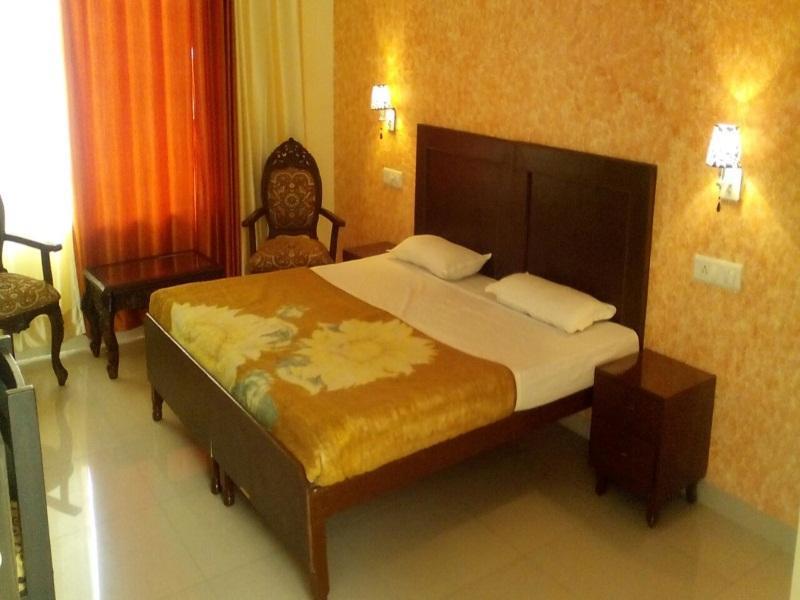 The Baghban Hotel & Resort, Baddi ภายนอก รูปภาพ