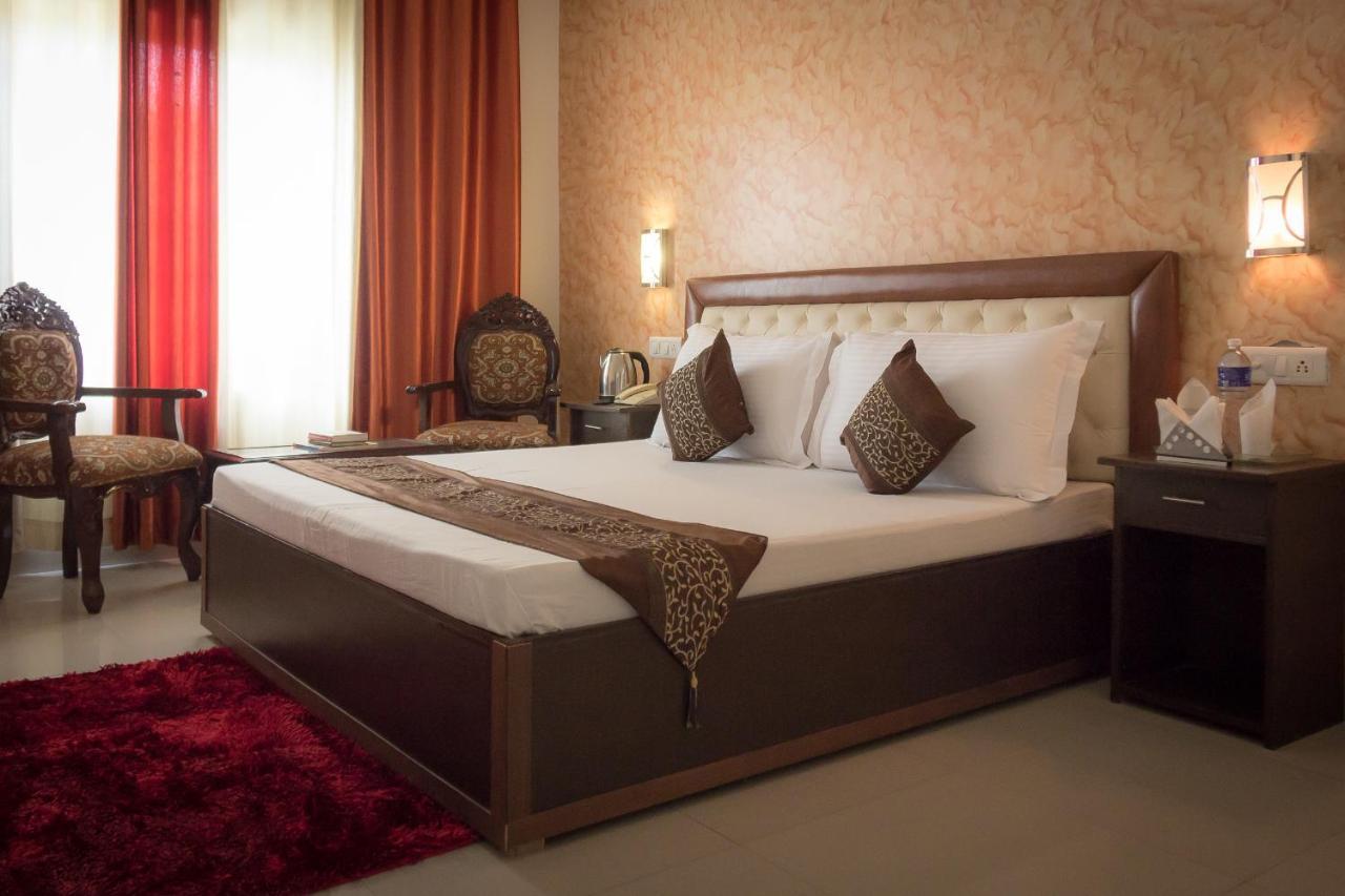 The Baghban Hotel & Resort, Baddi ภายนอก รูปภาพ